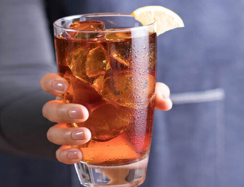 4 Reasons Why Foodservice Businesses Should Add Iced Tea to Their Menus